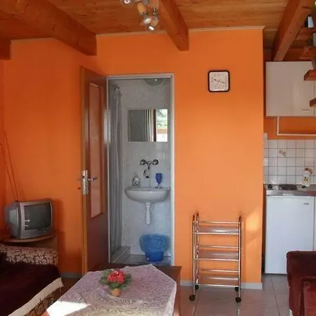 Agatova Apartman Апартаменты Штурово